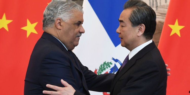 China y República Dominicana establecen relaciones diplomáticas